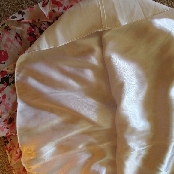 White House Black Market strapless dress - Picture 4 of 5